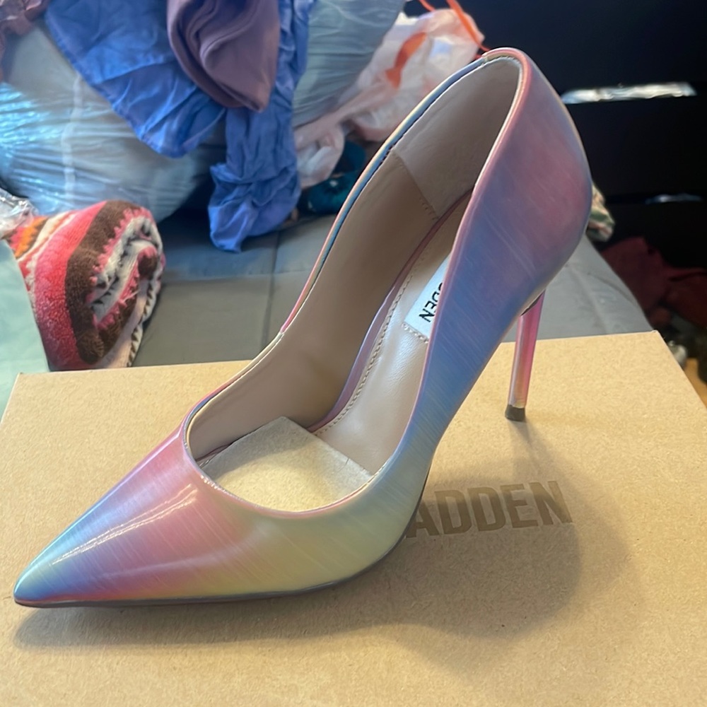 Steve Madden rainbow Mu Vala 6.5 heel